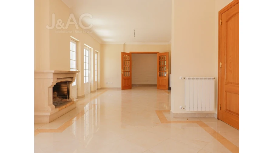 Moradia T4 para Arrendamento em Alcabideche Foto 5