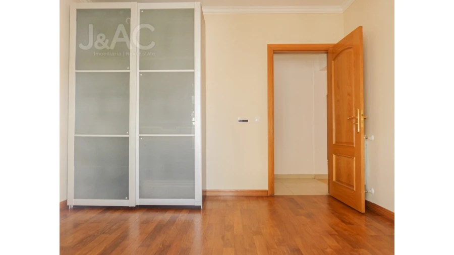 Moradia T4 para Arrendamento em Alcabideche Foto 13