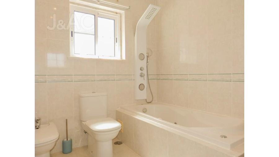 Moradia T4 para Arrendamento em Alcabideche Foto 20