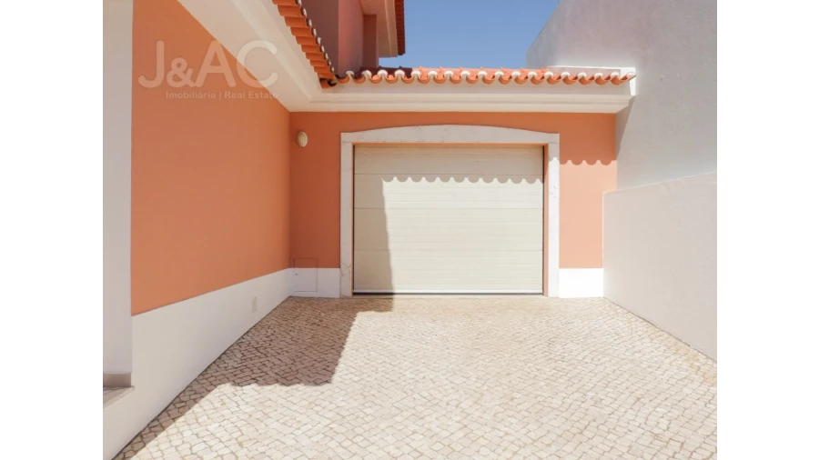 Moradia T4 para Arrendamento em Alcabideche Foto 31