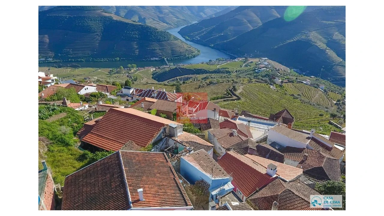 Moradia T2 para Venda em Pinhão Foto 5