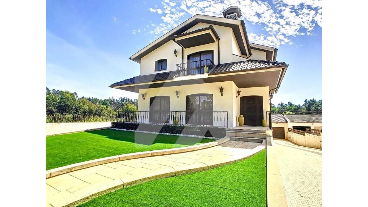 Moradia T5 para Venda em Ovar, São João, Arada e São Vicente de Pereira Jusã Foto 1