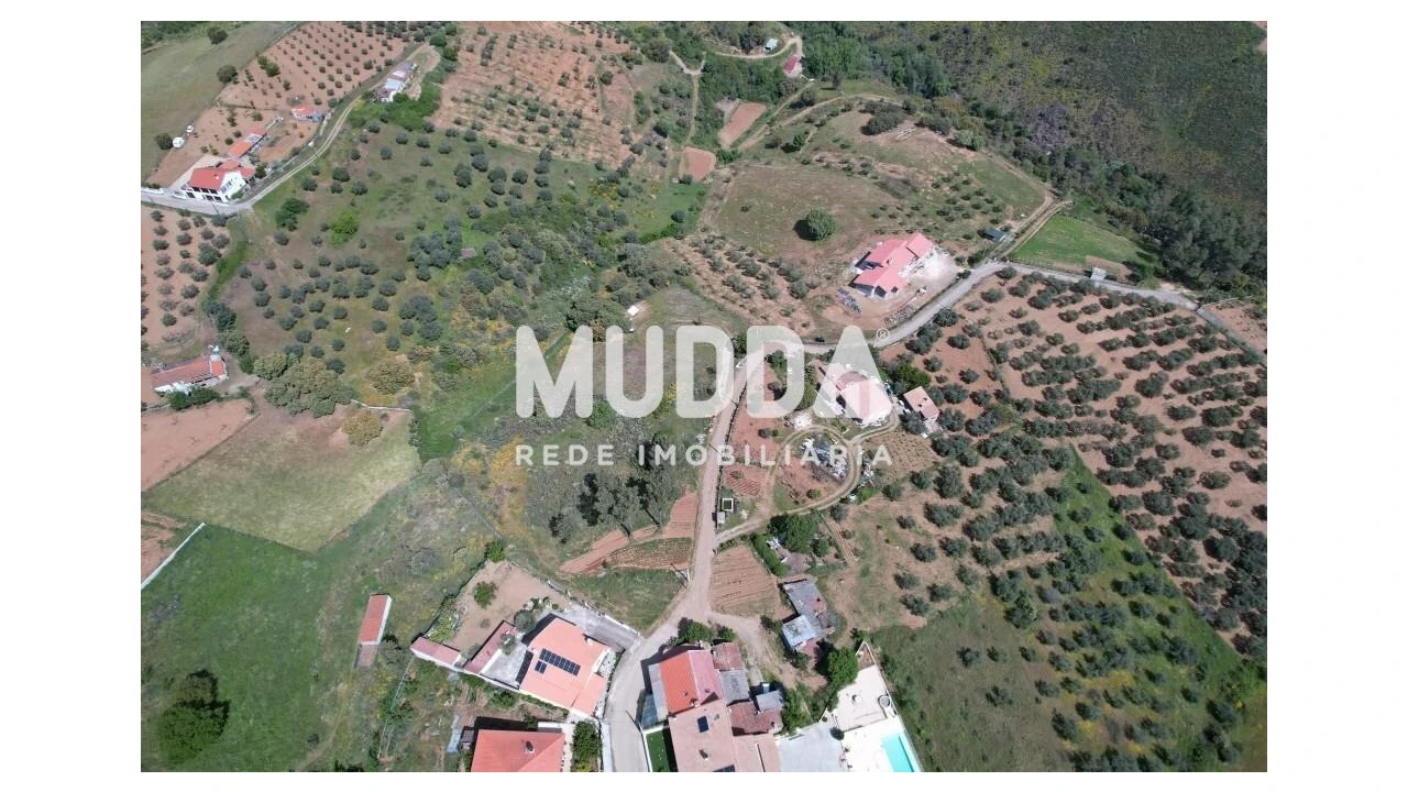 Terreno para Venda em Sé, Santa Maria e Meixedo Foto 9