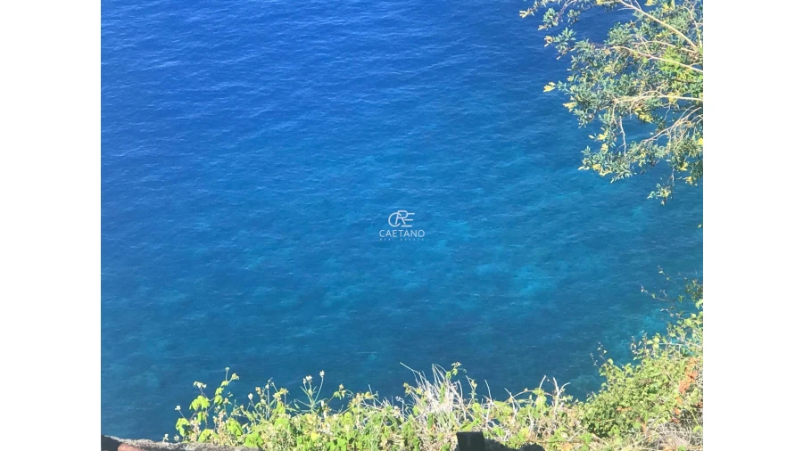 Terreno para Venda em Calheta Foto 1