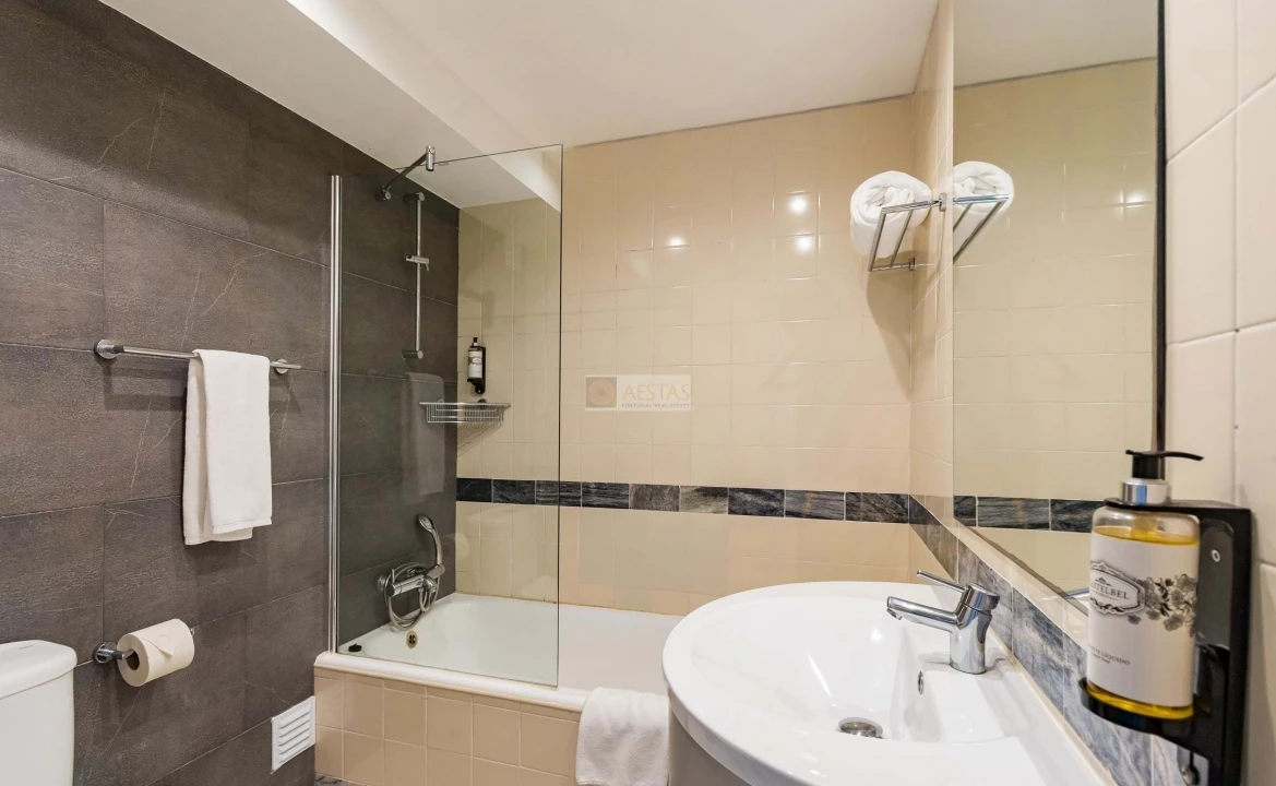 Apartamento T1 para Venda em Alvor Foto 11