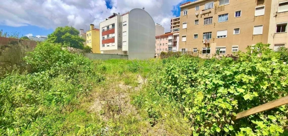Terreno para Venda em Benfica