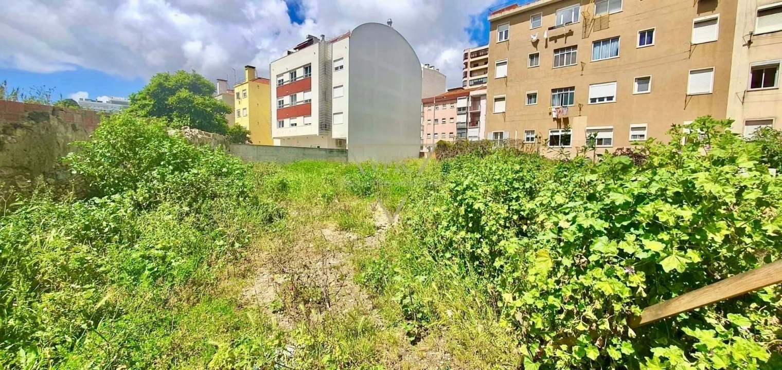 Terreno para Venda em Benfica Foto 2