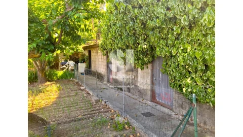 Moradia T5 para Venda em Adoufe e Vilarinho de Samardã