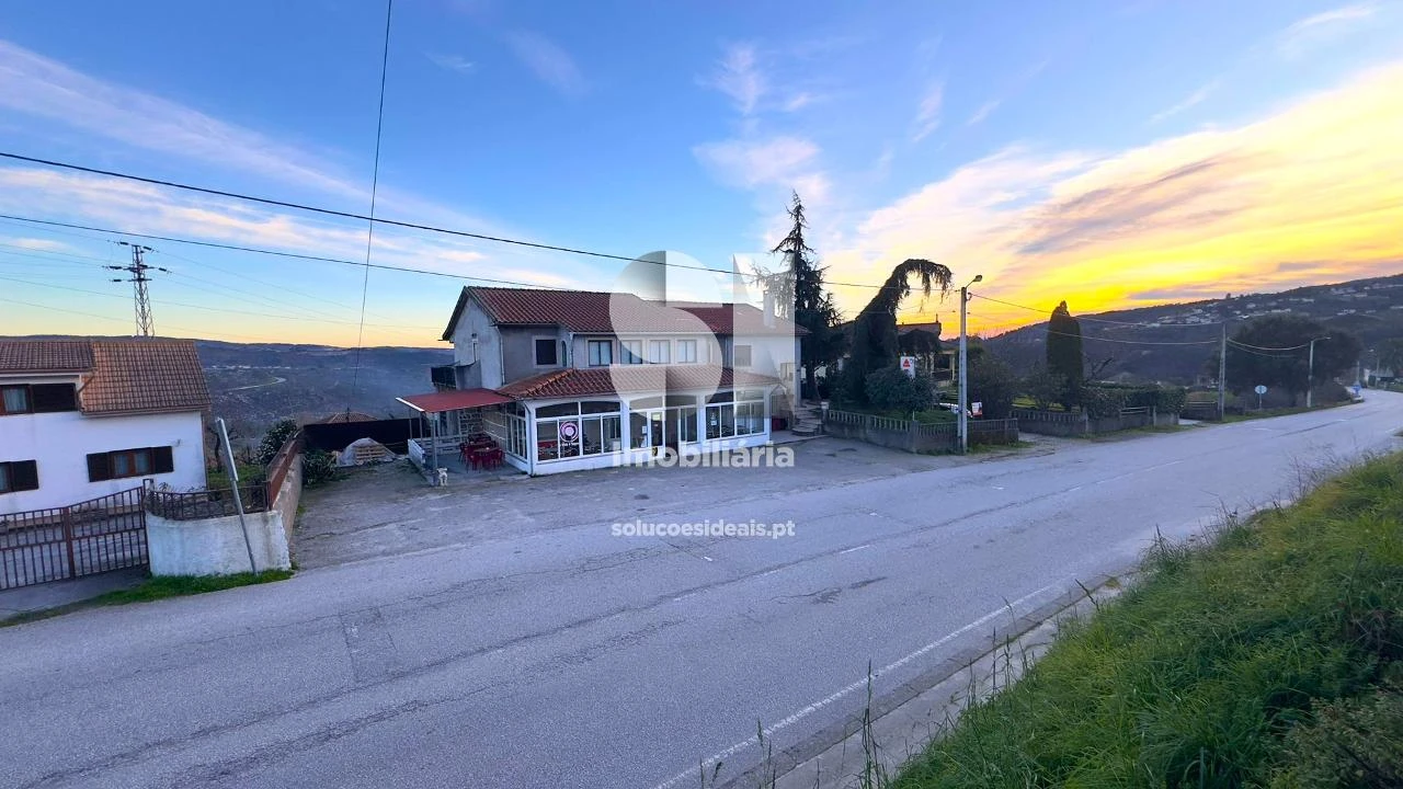 Moradia T5 para Venda em Adoufe e Vilarinho de Samardã Foto 1