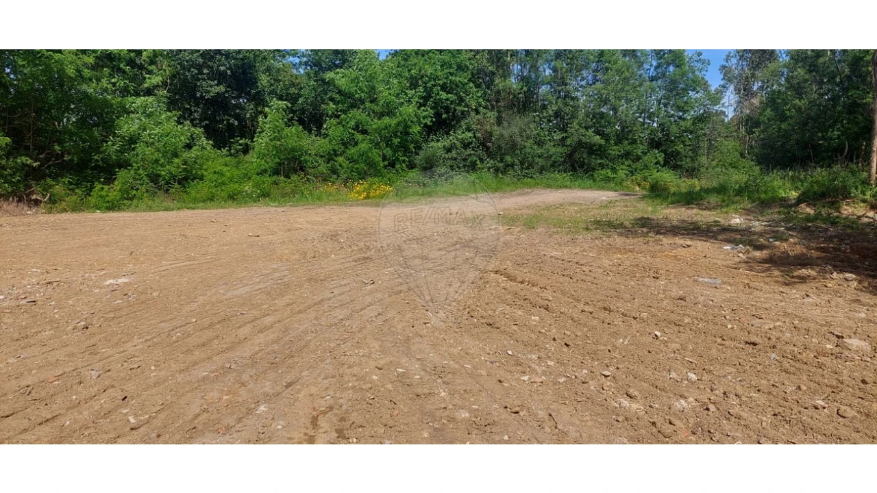 Terreno para Venda em Pedroso e Seixezelo Foto 2