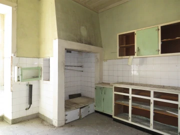 Moradia T6 para Venda em Marvila, Ribeira Santarém, São Salvador, São Nicolau