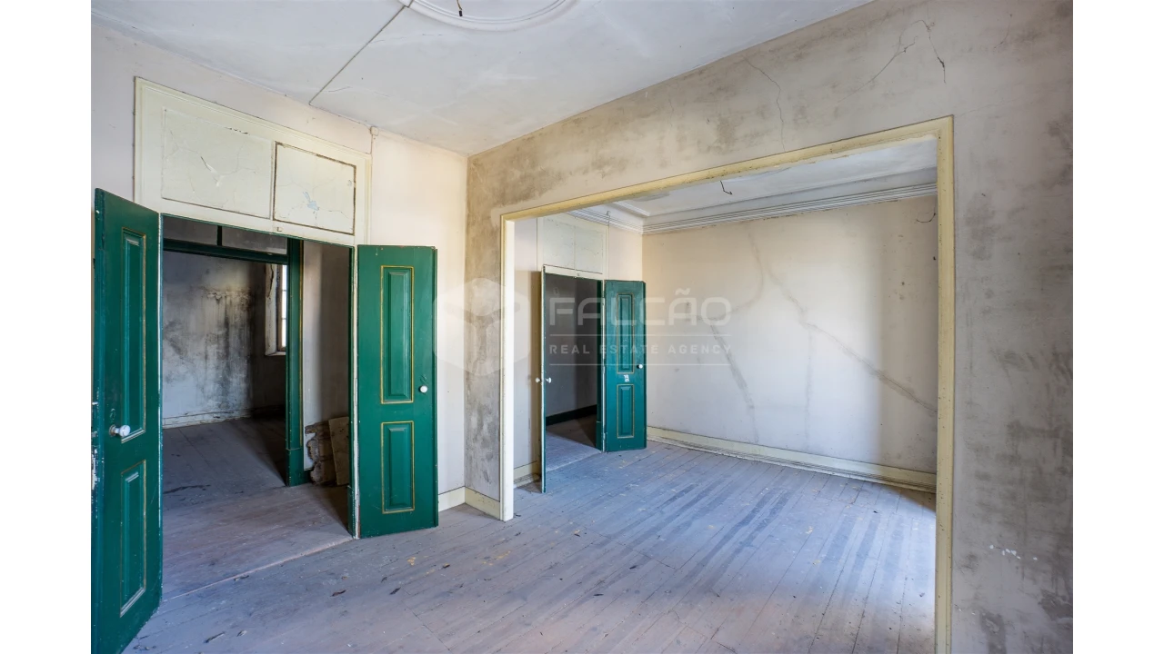 Moradia T6 para Venda em Marvila, Ribeira Santarém, São Salvador, São Nicolau Foto 1