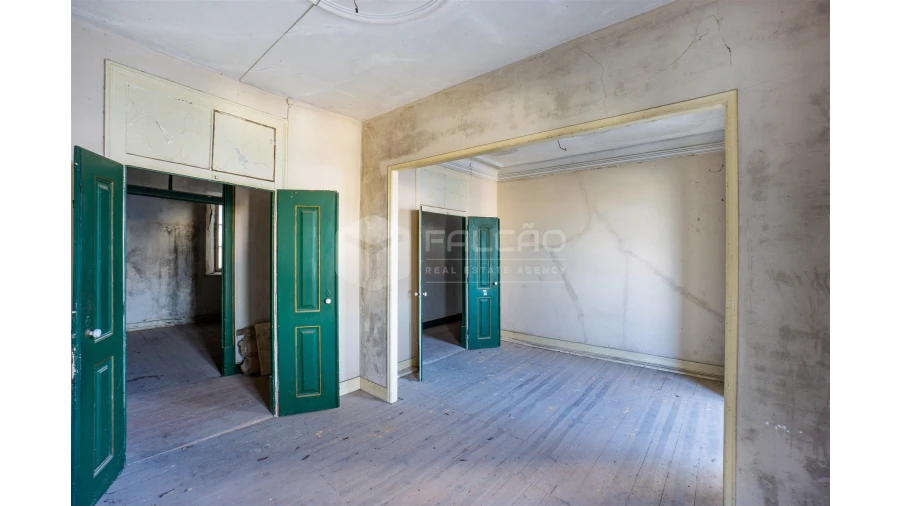 Moradia T6 para Venda em Marvila, Ribeira Santarém, São Salvador, São Nicolau Foto 1