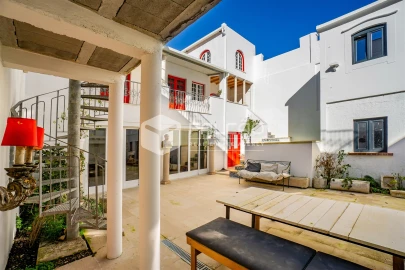 Moradia T10 para Venda em Costa da Caparica