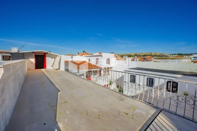 Moradia T10 para Venda em Costa da Caparica