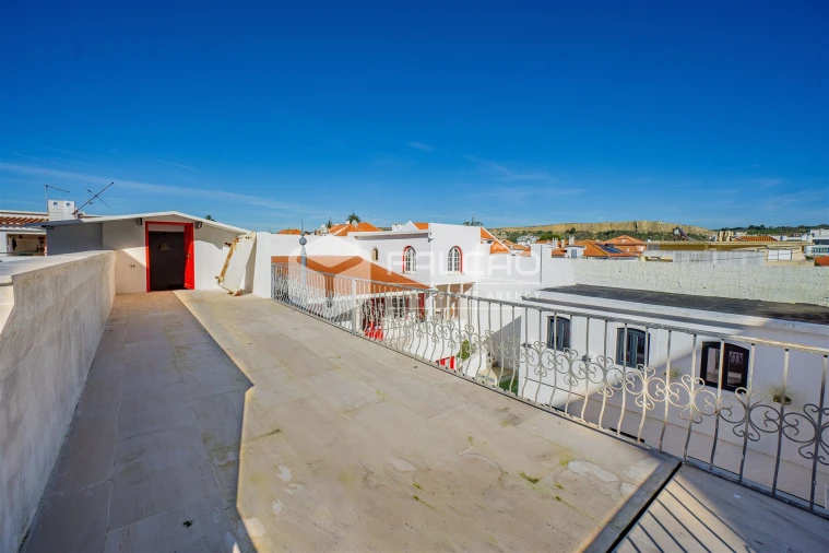 Moradia T10 para Venda em Costa da Caparica Foto 46