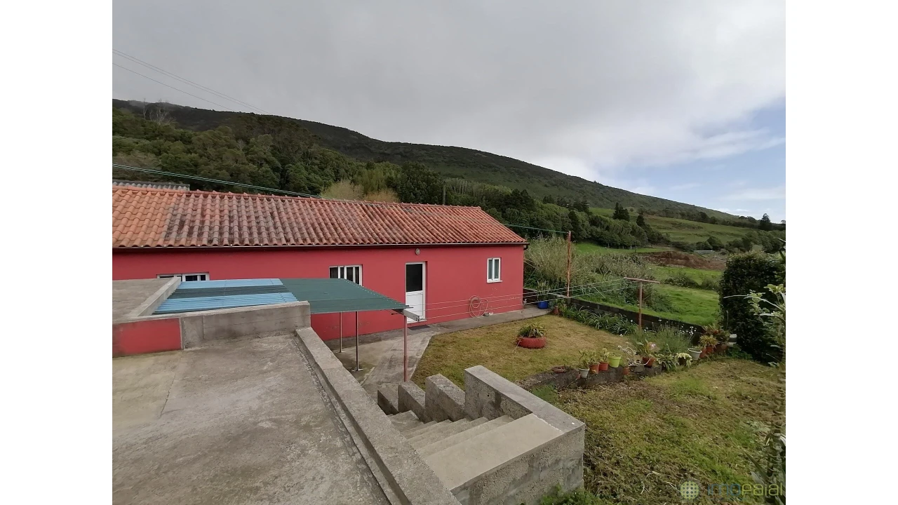 Moradia T3 para Venda em Pedro Miguel Foto 3