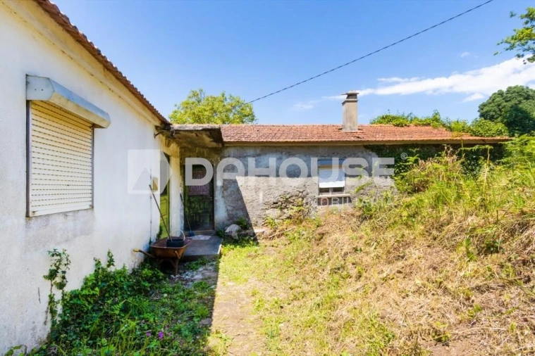 Quinta T3 para Venda em Cornes Foto 4