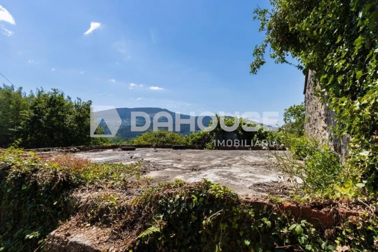 Quinta T3 para Venda em Cornes Foto 5