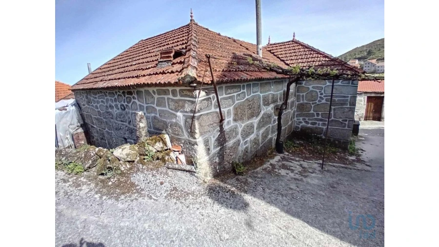 Moradia T2 para Venda em Parada do Monte e Cubalhão Foto 5