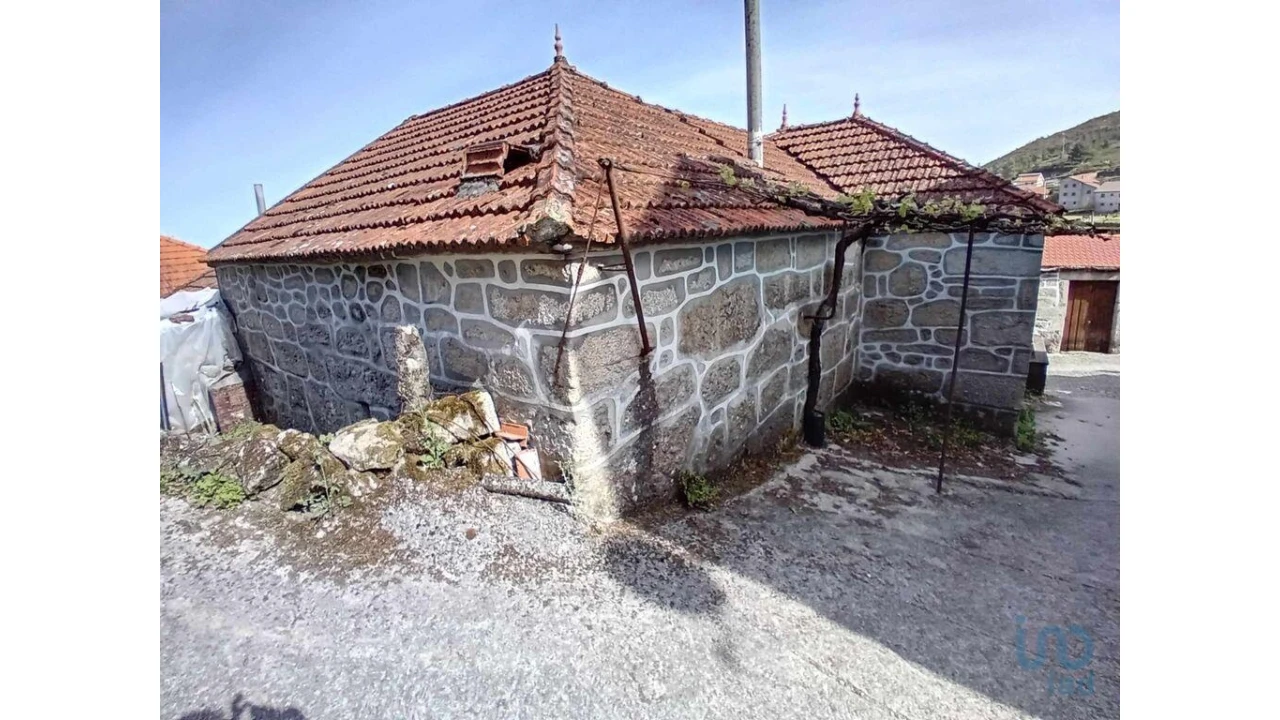 Moradia T2 para Venda em Parada do Monte e Cubalhão Foto 5