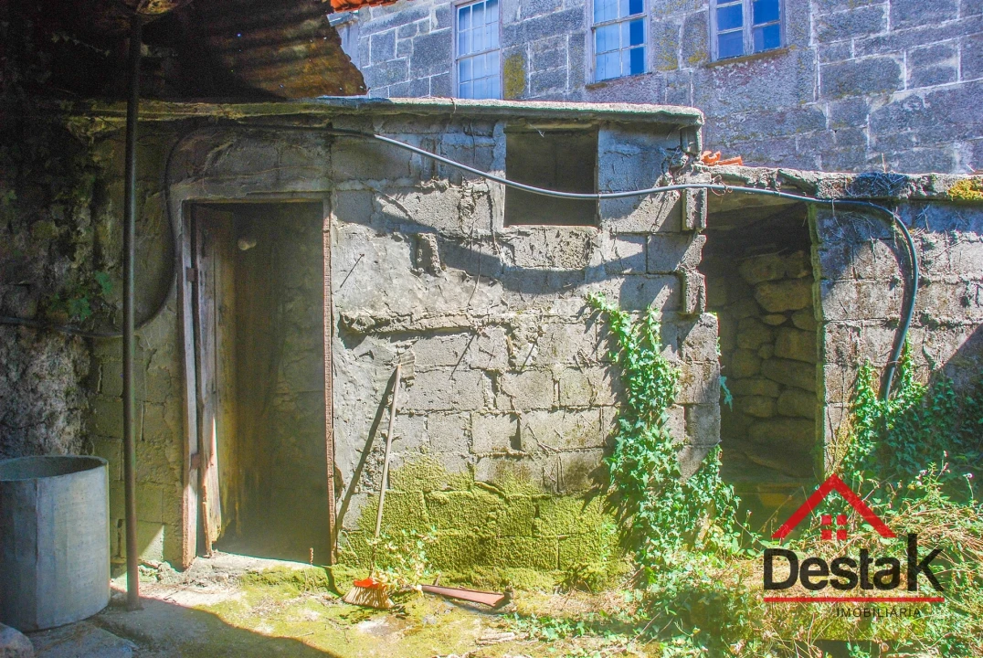 Moradia T2 para Venda em Queirã Foto 2