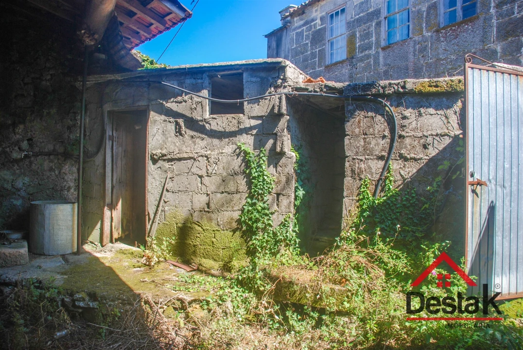 Moradia T2 para Venda em Queirã Foto 5