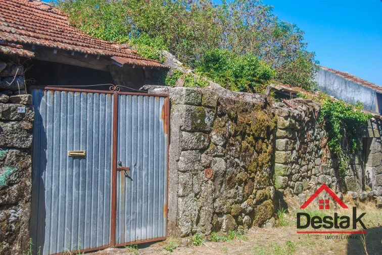 Moradia T2 para Venda em Queirã Foto 6