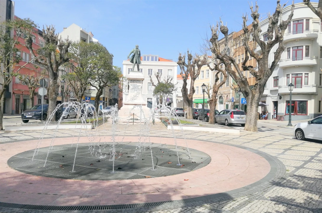 Prédio para Venda em Buarcos Foto 2