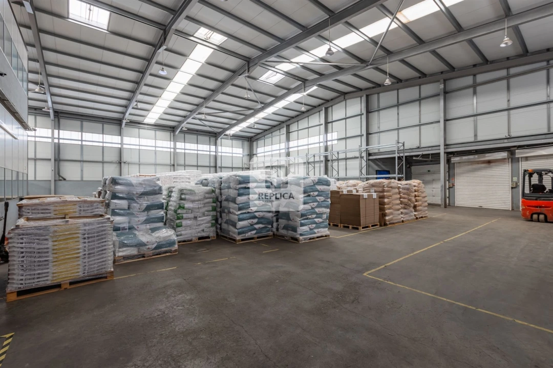 Armazém para Arrendamento em Sandim, Olival, Lever e Crestuma Foto 19