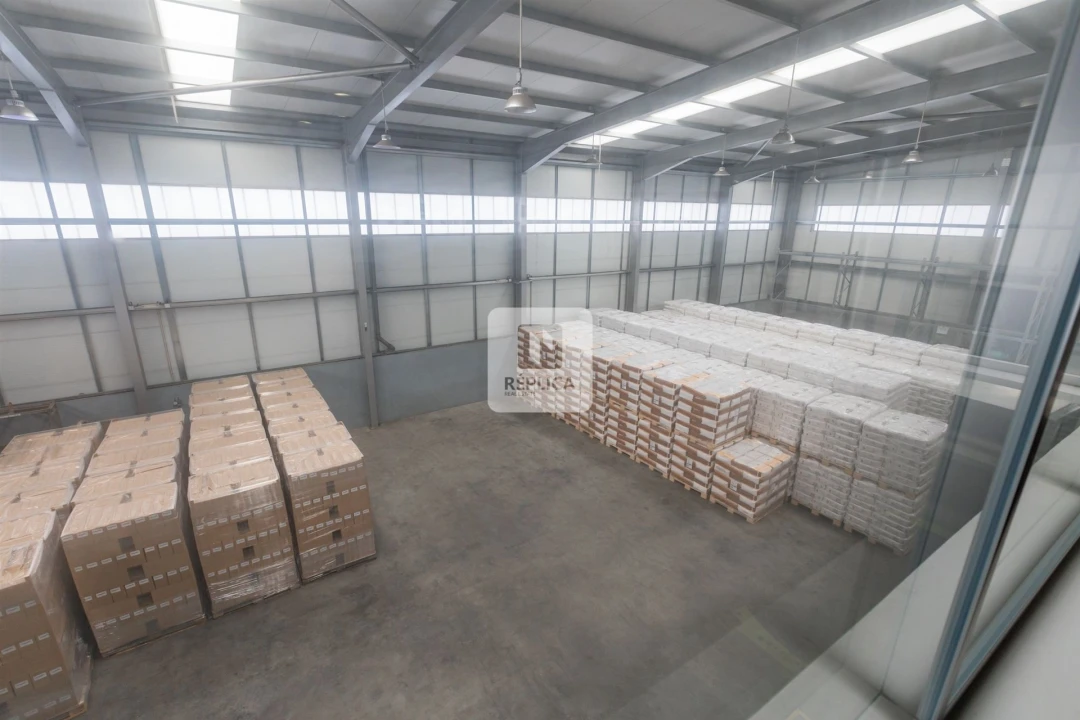 Armazém para Arrendamento em Sandim, Olival, Lever e Crestuma Foto 16