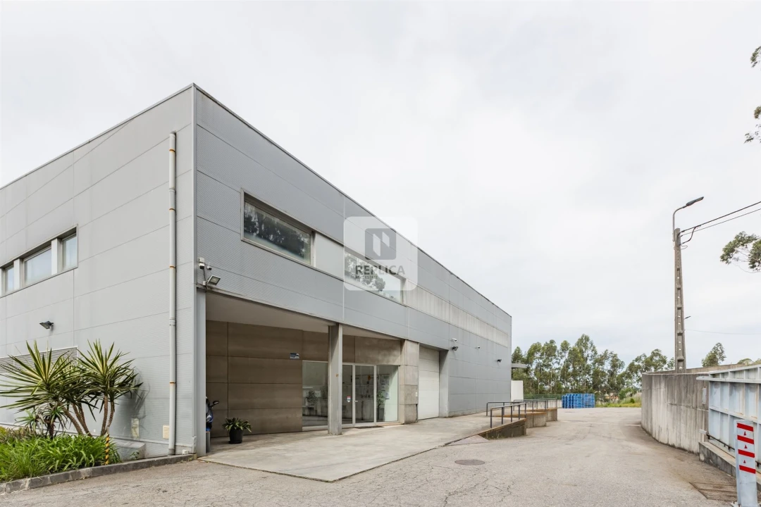 Armazém para Arrendamento em Sandim, Olival, Lever e Crestuma Foto 2