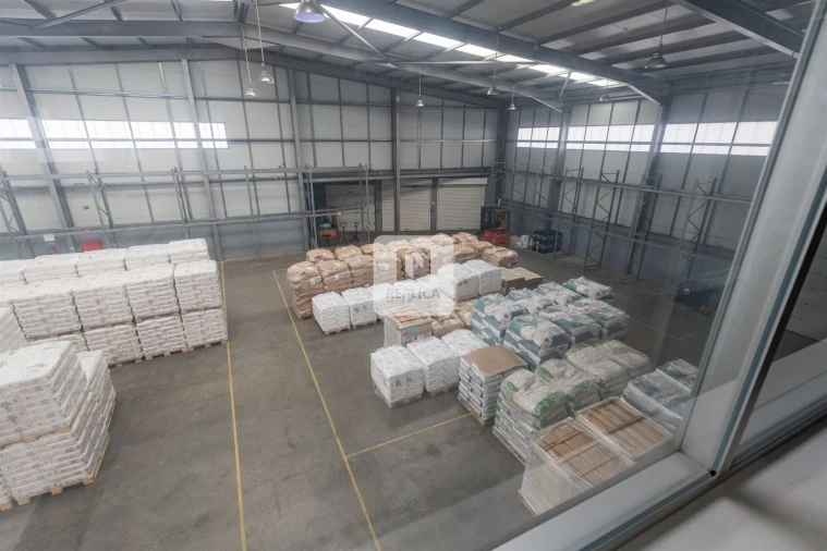 Armazém para Arrendamento em Sandim, Olival, Lever e Crestuma Foto 17
