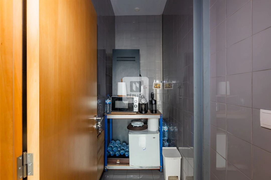 Armazém para Arrendamento em Sandim, Olival, Lever e Crestuma Foto 26