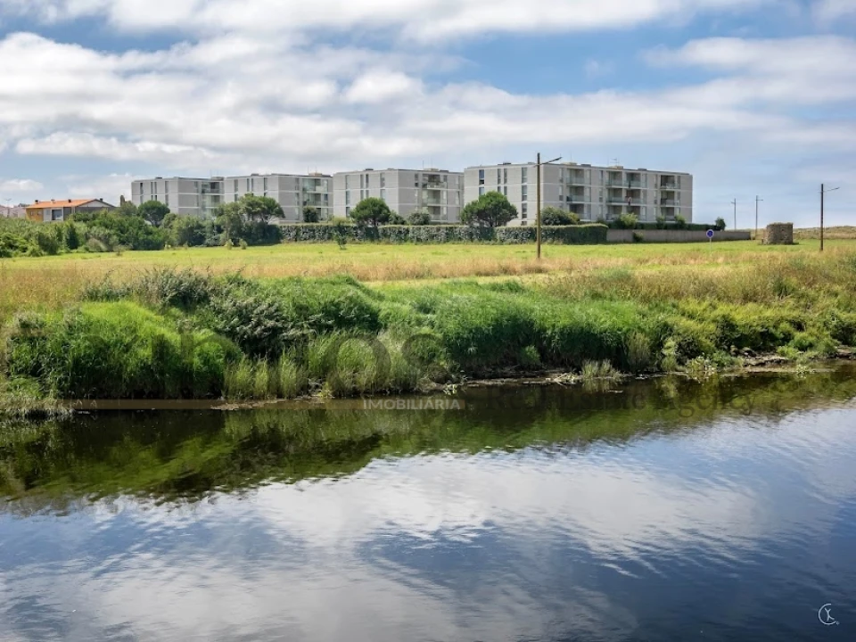 Apartamento T2 para Venda em Azurara Foto 2