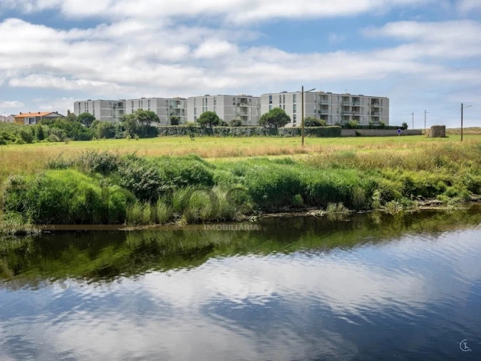 Apartamento T2 para Venda em Azurara Foto 2