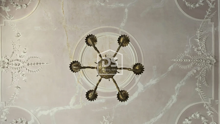 Moradia T21 para Venda em Tortosendo Foto 26