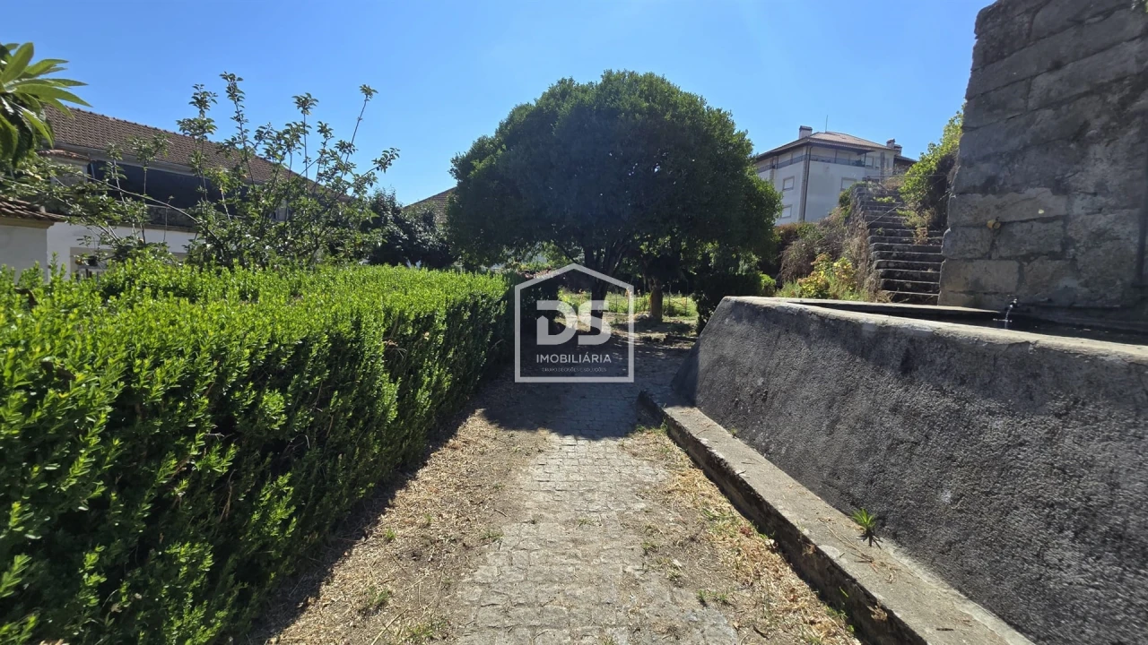 Moradia T21 para Venda em Tortosendo Foto 43