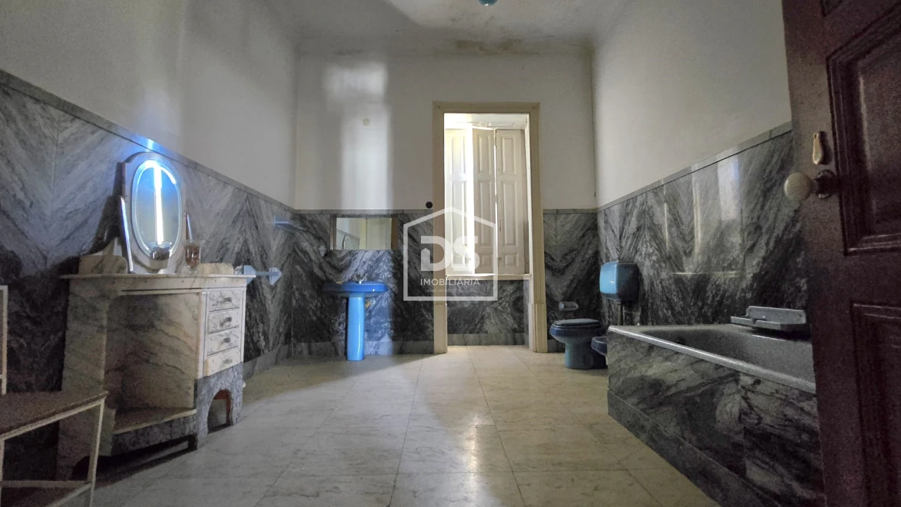 Moradia T21 para Venda em Tortosendo Foto 18