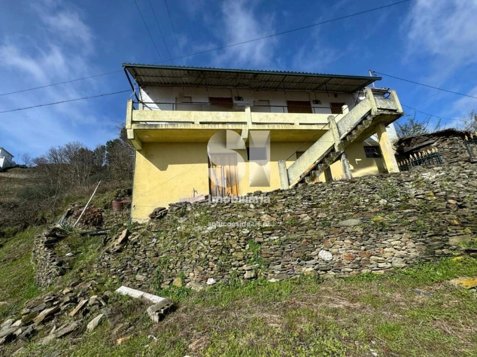 Moradia T2 para Venda em Fontes Foto 1