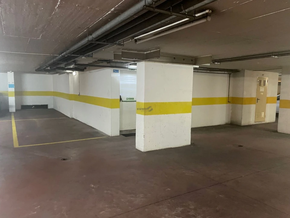 Negócio para Arrendamento em Algés, Linda-A-Velha e Cruz Quebrada-Dafundo Foto 2