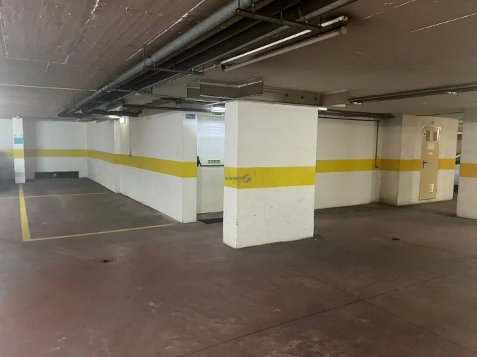 Negócio para Arrendamento em Algés, Linda-A-Velha e Cruz Quebrada-Dafundo Foto 2