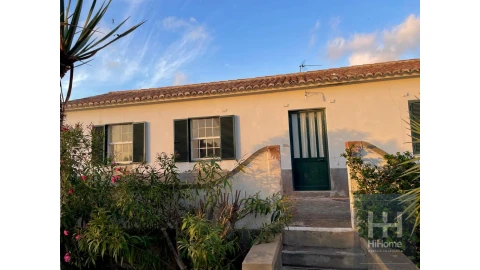 Moradia T4 para Venda em Porto Santo
