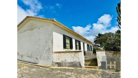 Moradia T4 para Venda em Porto Santo