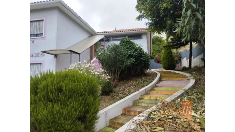 Moradia T5 para Venda em Odivelas