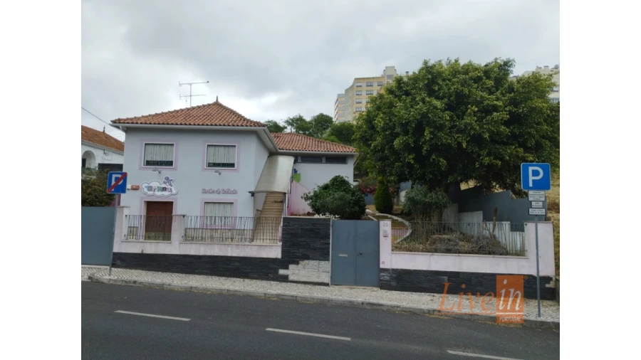 Moradia T5 para Venda em Odivelas Foto 6