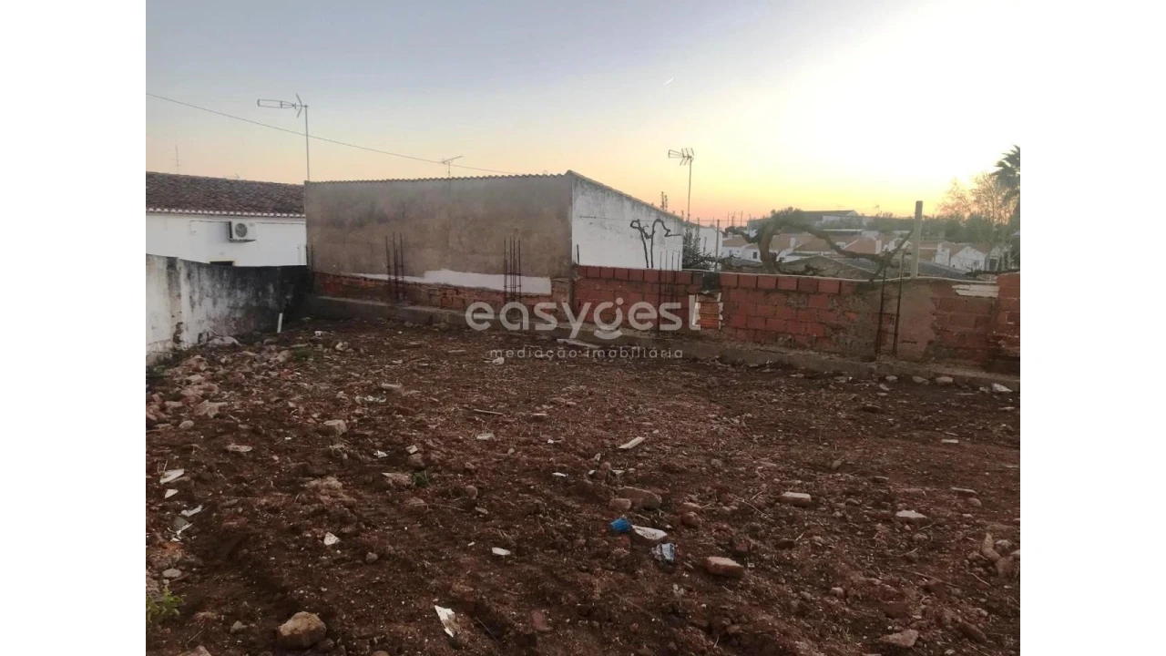 Moradia T4 para Venda em Salvada e Quintos Foto 4