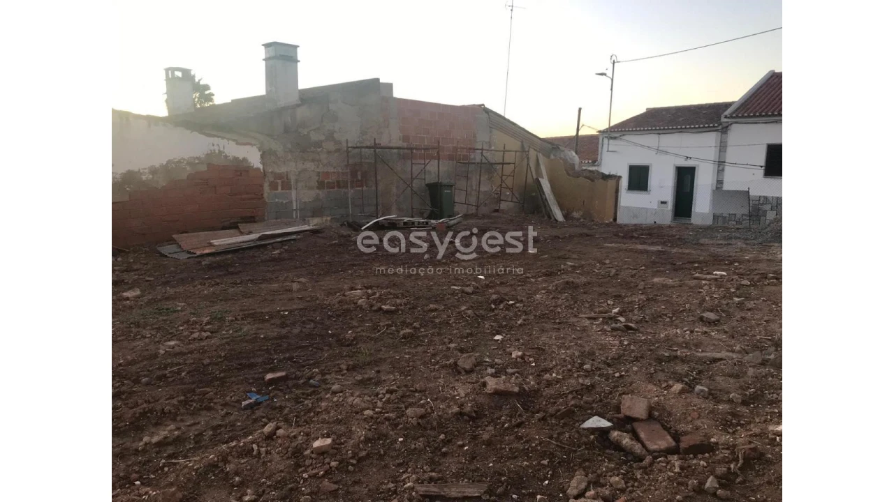 Moradia T4 para Venda em Salvada e Quintos Foto 6