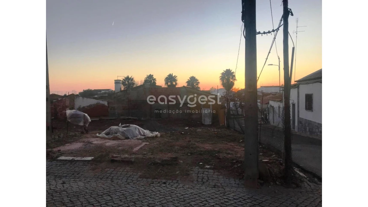 Moradia T4 para Venda em Salvada e Quintos Foto 8