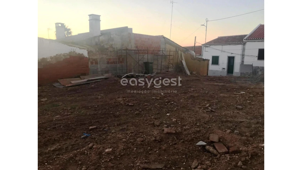 Moradia T4 para Venda em Salvada e Quintos Foto 11